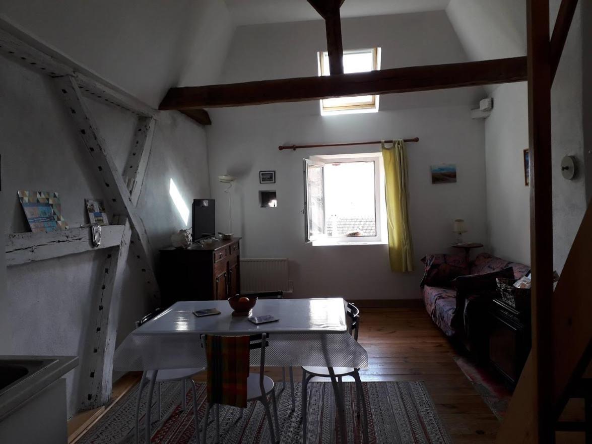 L'Atelier Du Chapeau Rouge Apartment Souvigny Exterior foto